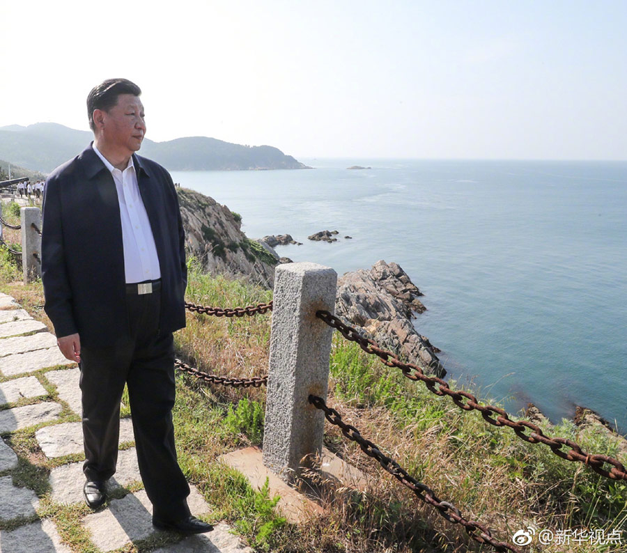 習(xí)近平走進(jìn)社區(qū)食堂問民生
