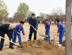 習(xí)近平在參加首都義務(wù)植樹活動(dòng)時(shí)強(qiáng)調(diào) 發(fā)揚(yáng)中華民族愛樹植樹護(hù)樹好傳統(tǒng) 推動(dòng)國(guó)土綠化不斷取得實(shí)實(shí)在在的成效