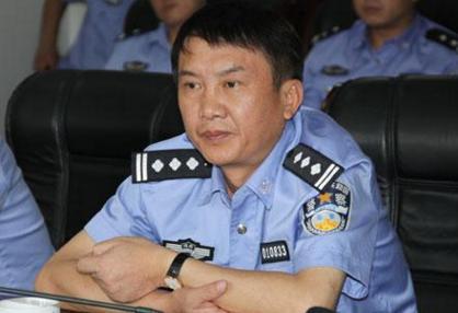 公安英模何以蛻化為警界敗類